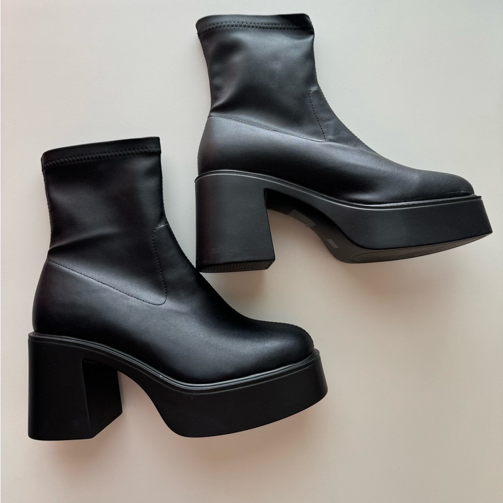 25.Billini Vinny Boo Black Boots Shoes
